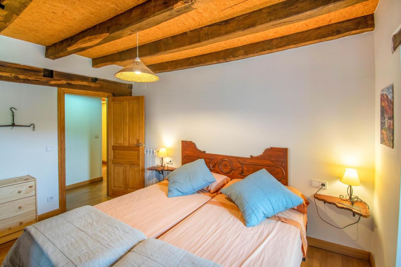 Saragueta Casa Monaut, Acogedores Apartamentos A Los Pies De La Selva De Irati מראה חיצוני תמונה