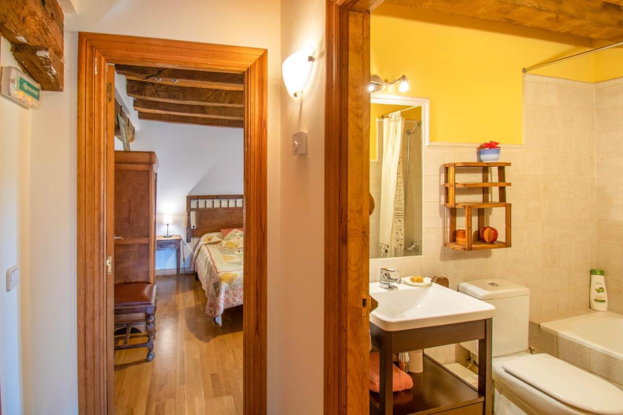 Saragueta Casa Monaut, Acogedores Apartamentos A Los Pies De La Selva De Irati מראה חיצוני תמונה