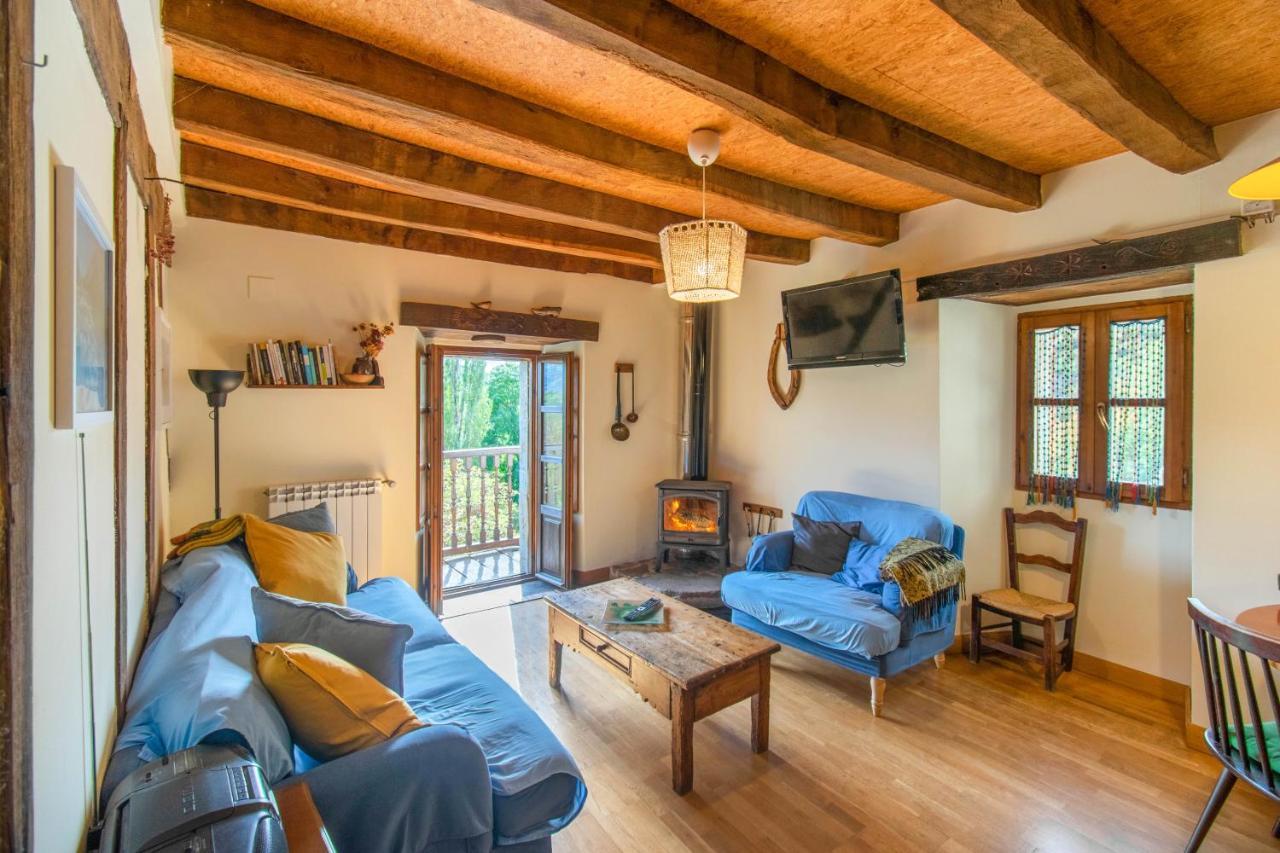 Saragueta Casa Monaut, Acogedores Apartamentos A Los Pies De La Selva De Irati מראה חיצוני תמונה